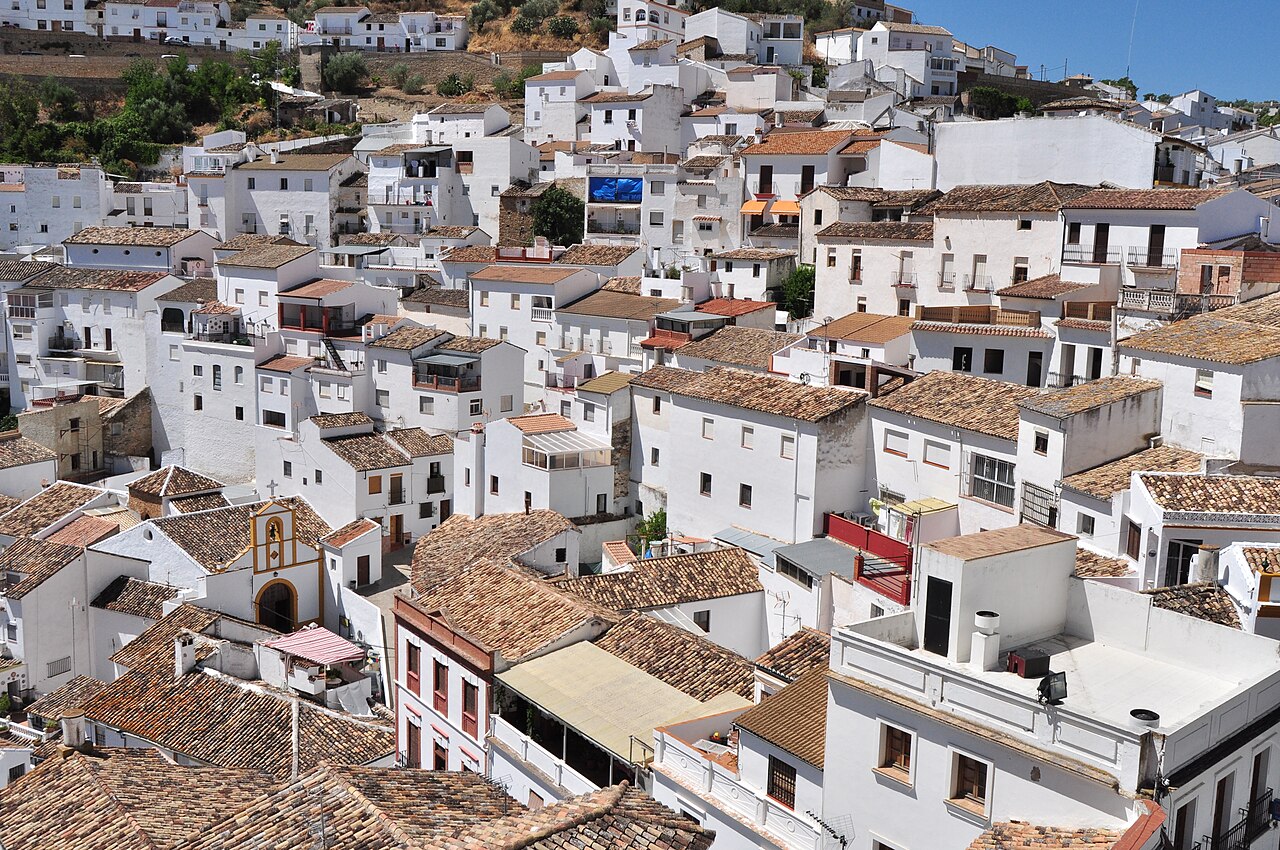 Setenil kaya cikintisi altindaki sokak