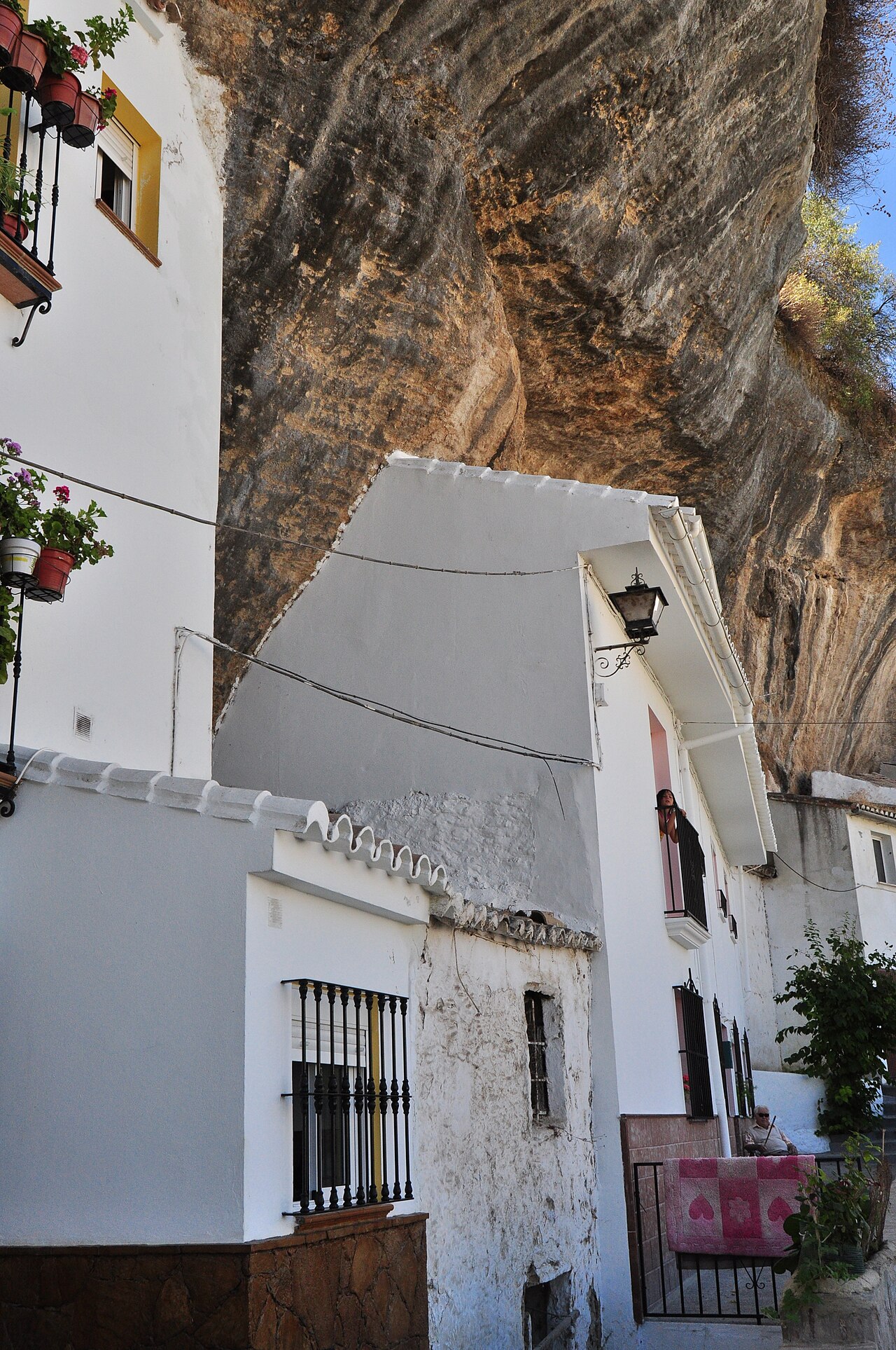 Setenil beyaz badanali cepheler