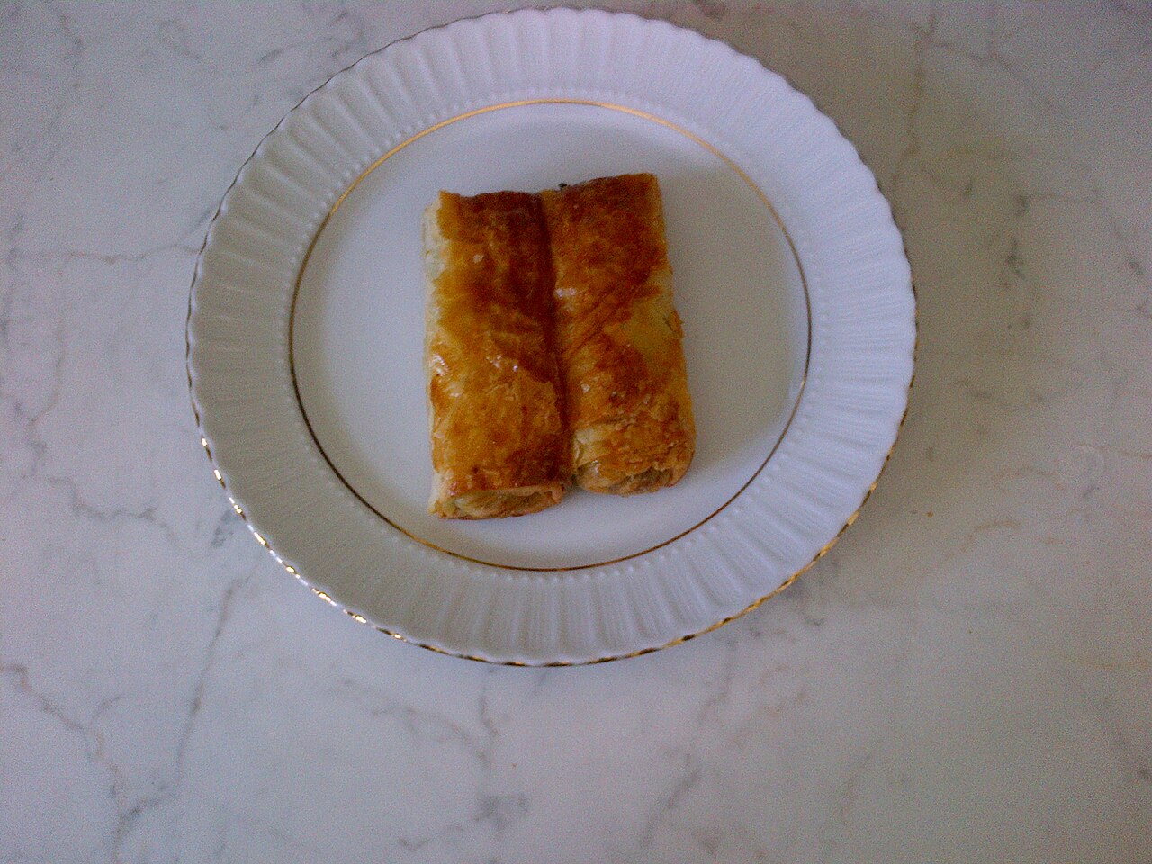 Kat kat yufkalı börek