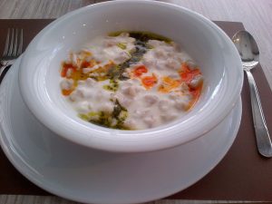 Yoğurtlu tatar hamuru