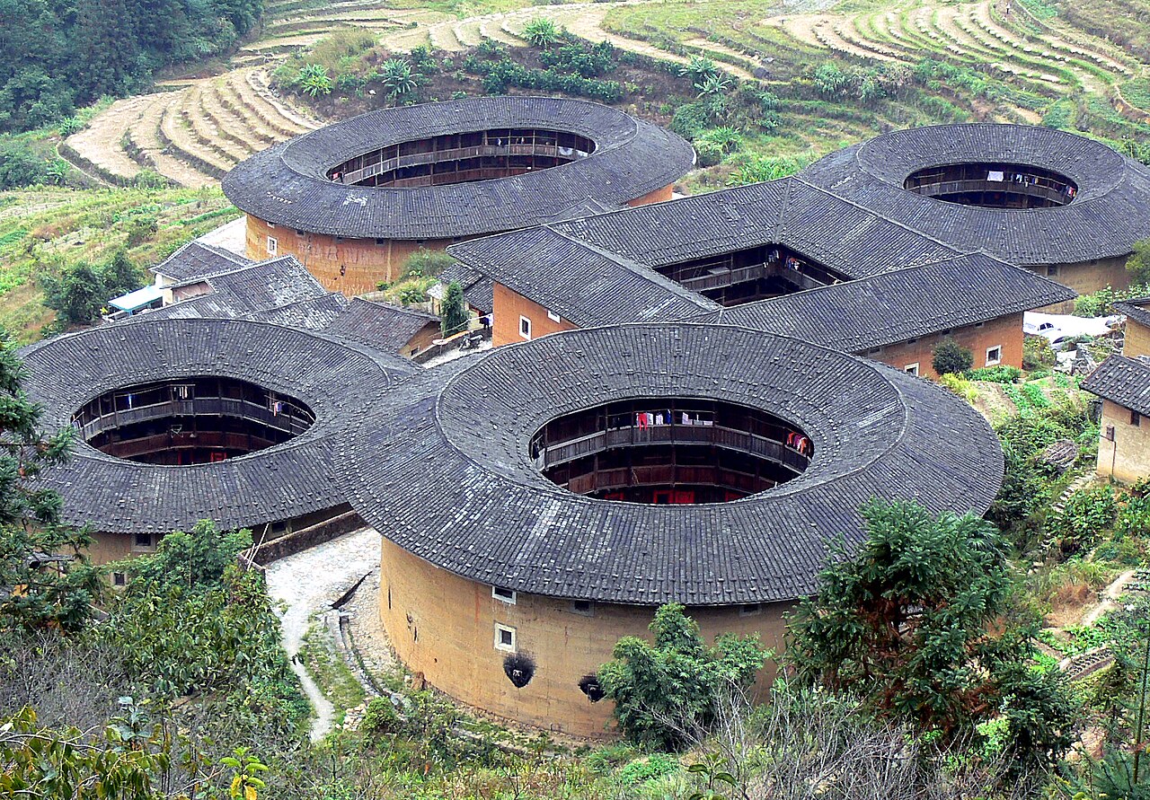 Tulou toprak evleri manzarasi
