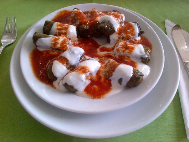 Van Yoğurtlu Yaprak Sarması Tarifi