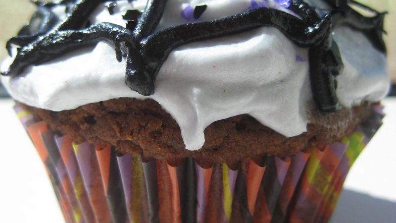 Özel Gün Cupcake Tarifi: Kremalı ve Süslemeli