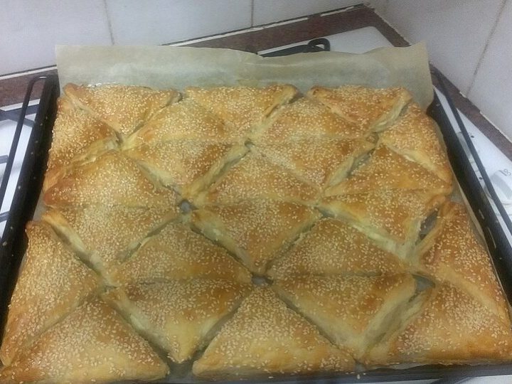 Tepsi Böreği Tarifi: Kolay ve Pratik Yufka Böreği
