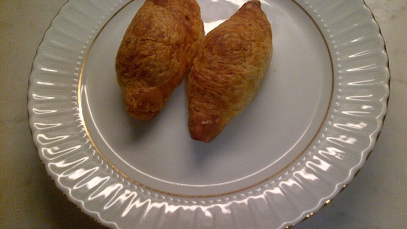 Patatesli Börek Tarifi: Ekonomik ve Doyurucu Börek