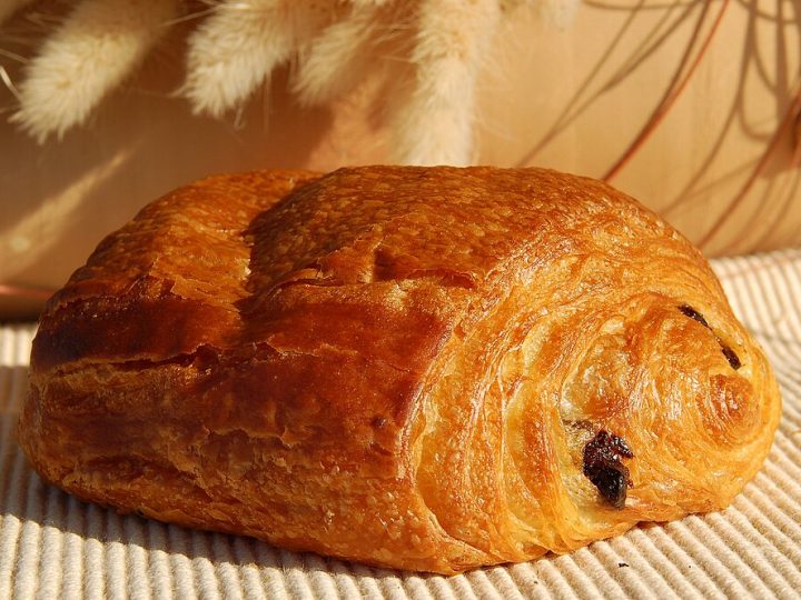 Çikolatalı Çörek Tarifi: İçi Eriyen Çikolatalı Çörek