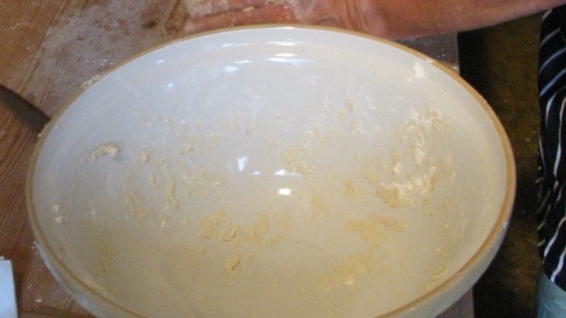 Dökme (No-Knead) Ekşi Mayalı Ekmek Tarifi: Yoğurmadan