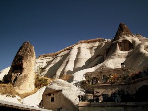 Goreme kayaya oyulmus mağara ev ve otel (Kapadokya)