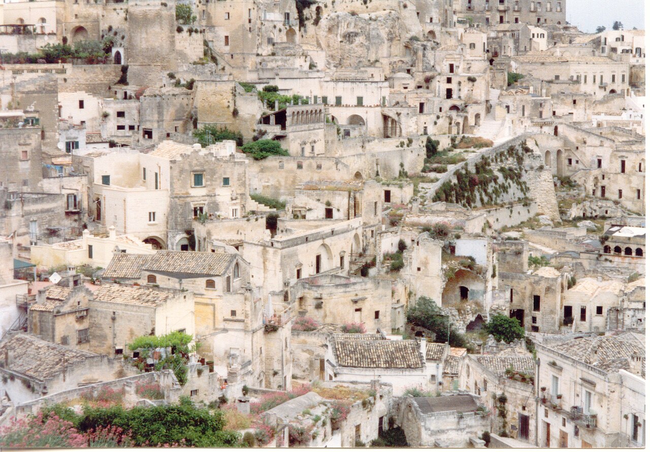 Matera Sassi: kayaya oyulmus evler kenti (Italya)