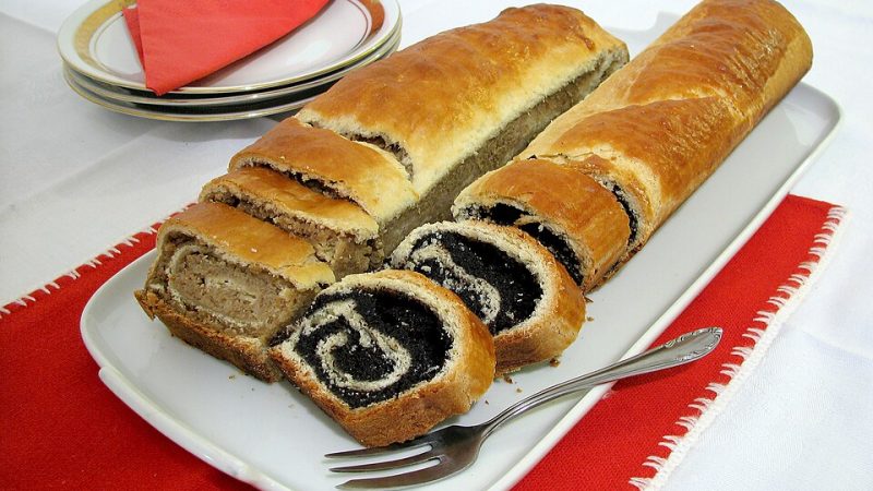 Haşhaşlı Poğaça: Kendine Has Aromalı Yöresel Lezzet
