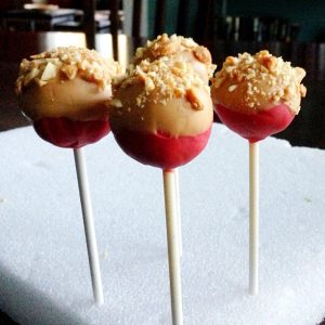 Karamelli yaş pasta