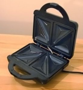 Tost makinesi